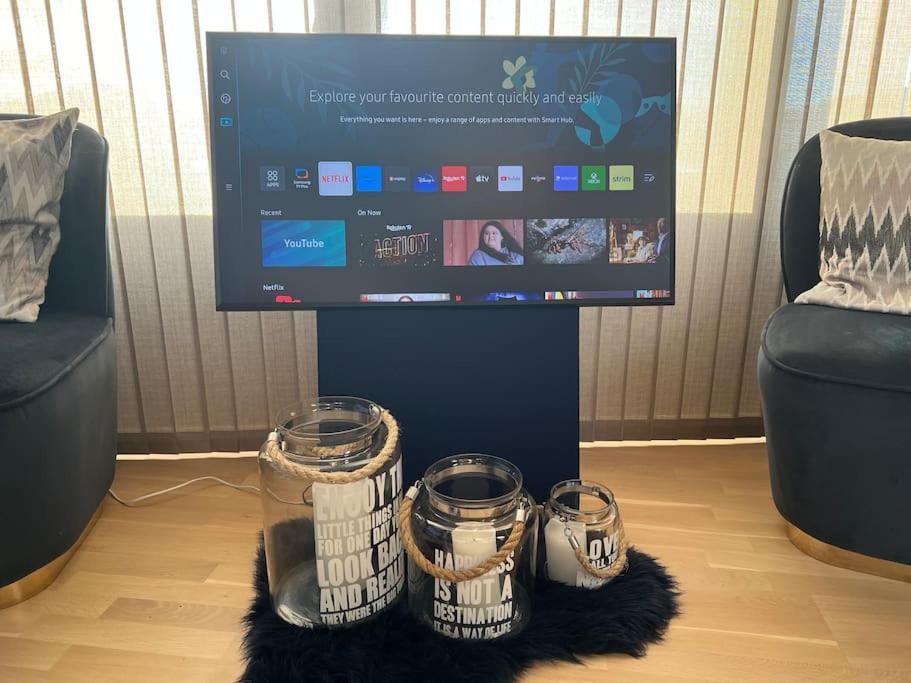 Attraktiv & Smart Funkishytte Pa Nes Strandhager. Årnes 외부 사진