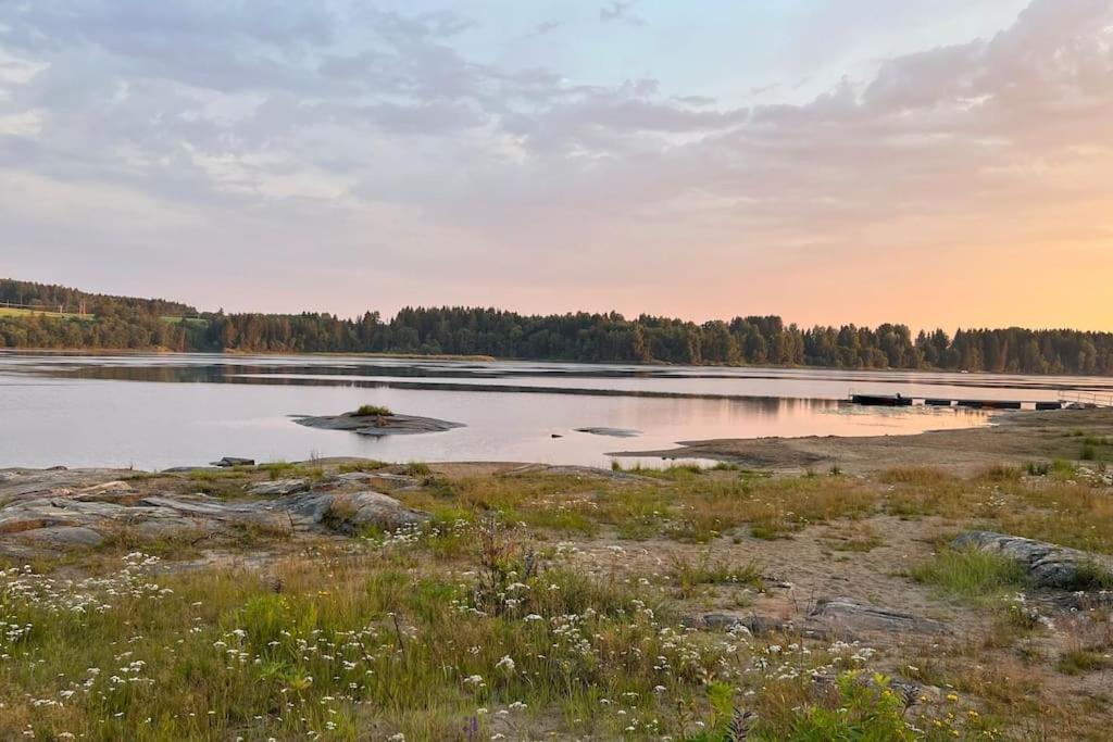 Attraktiv & Smart Funkishytte Pa Nes Strandhager. Årnes 외부 사진